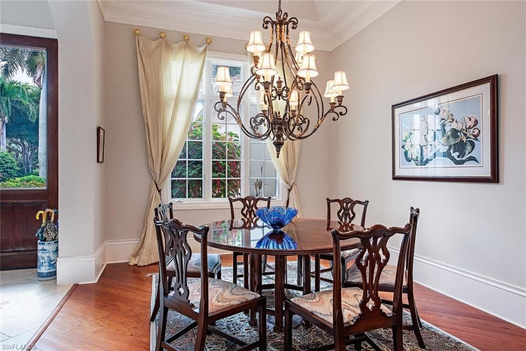 1755 Venezia Ct, Naples, FL 34105-10