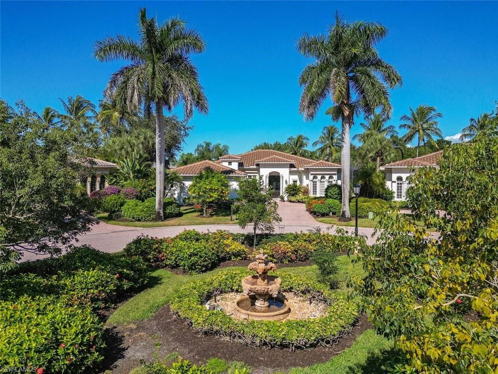 1755 Venezia Ct, Naples, FL 34105-15