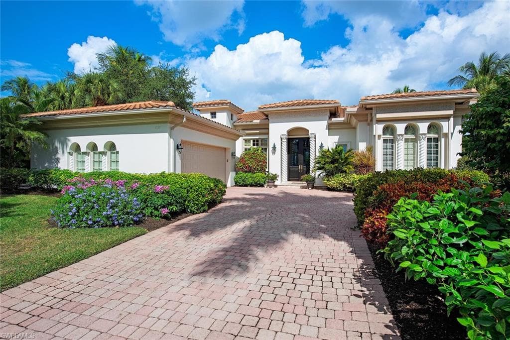 1755 Venezia Ct, Naples, FL 34105-19