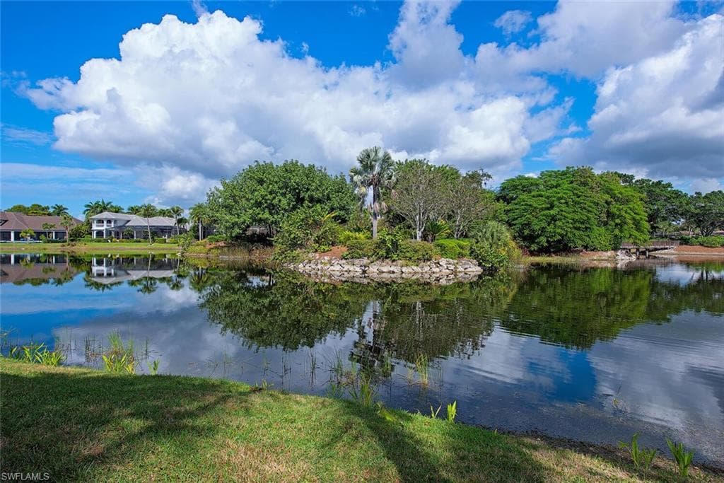 1755 Venezia Ct, Naples, FL 34105-2