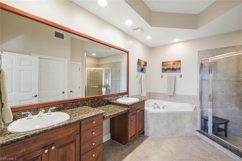 9213 Quartz Ln 101, Naples, FL 34120-20