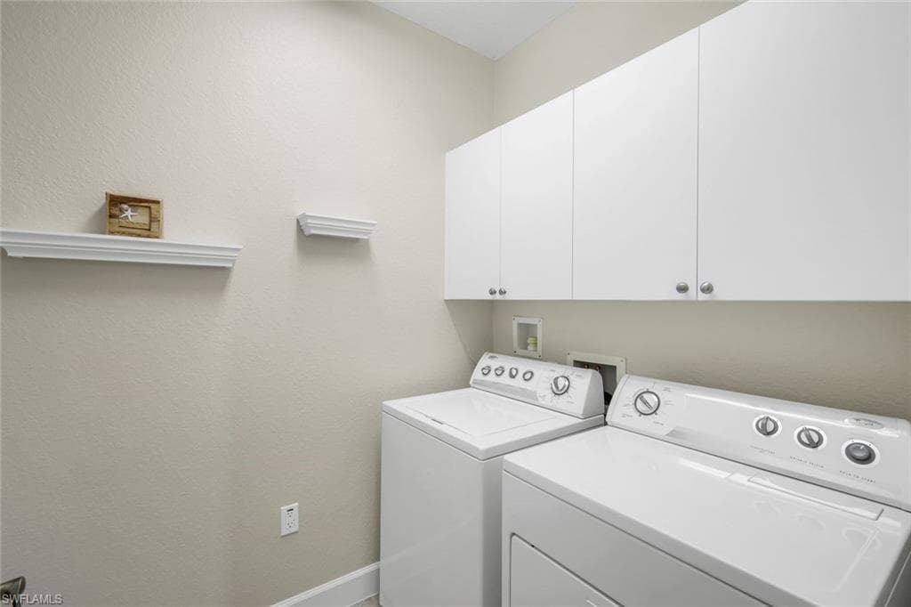 9213 Quartz Ln 101, Naples, FL 34120-26