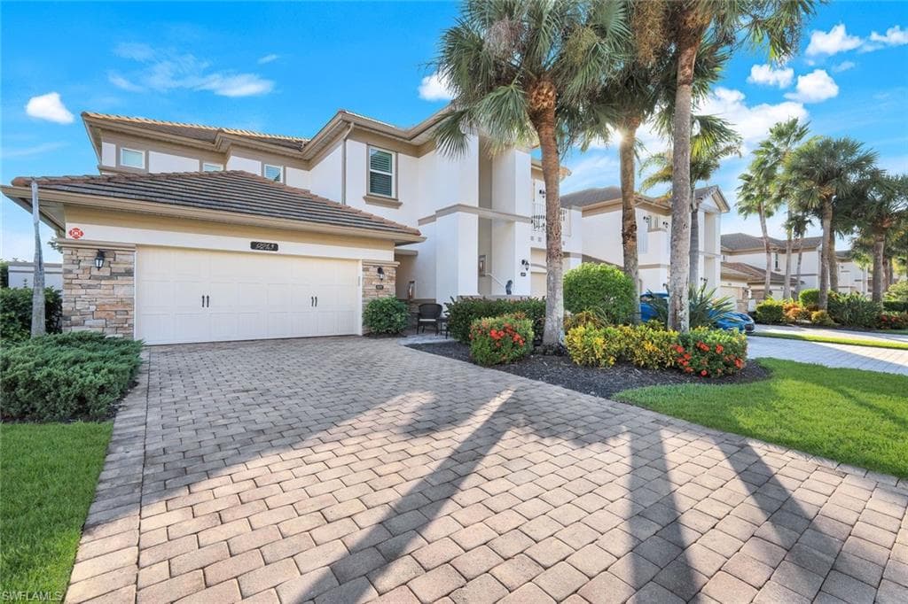 9213 Quartz Ln 101, Naples, FL 34120-3