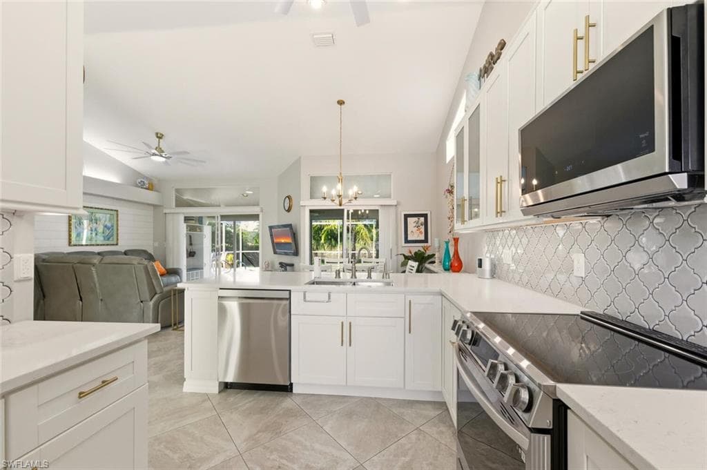 912 Belville Blvd, Naples, FL 34104-9