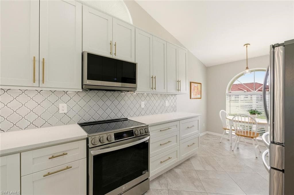 912 Belville Blvd, Naples, FL 34104-10