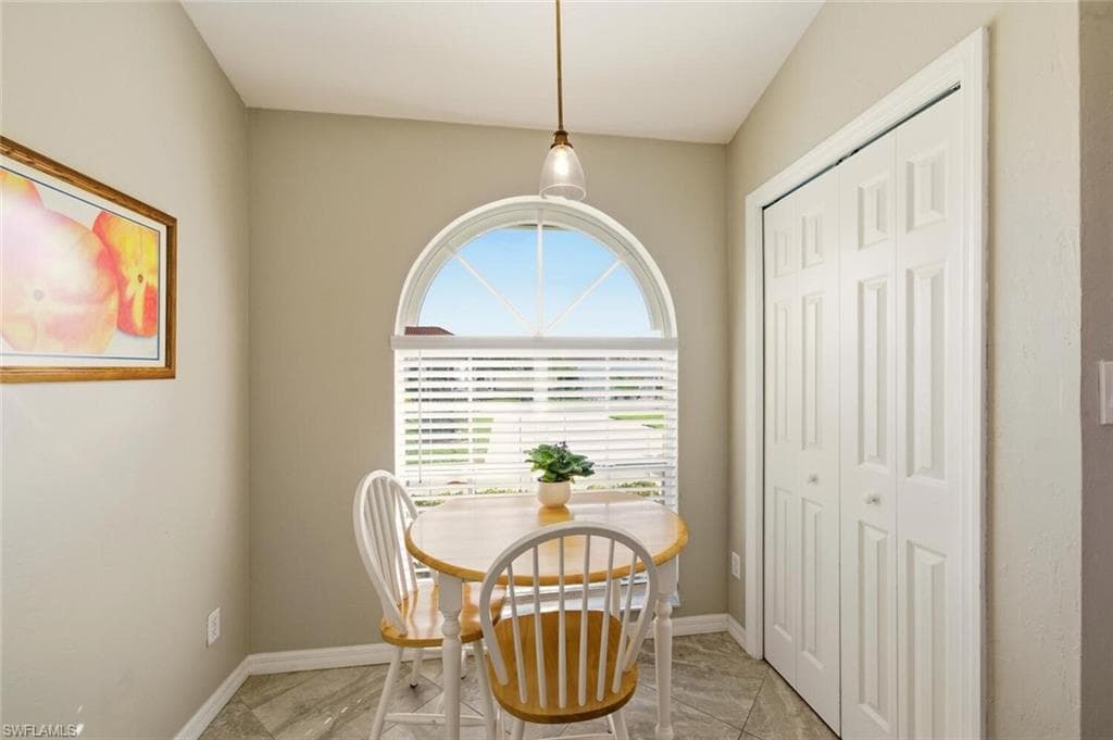 912 Belville Blvd, Naples, FL 34104-12