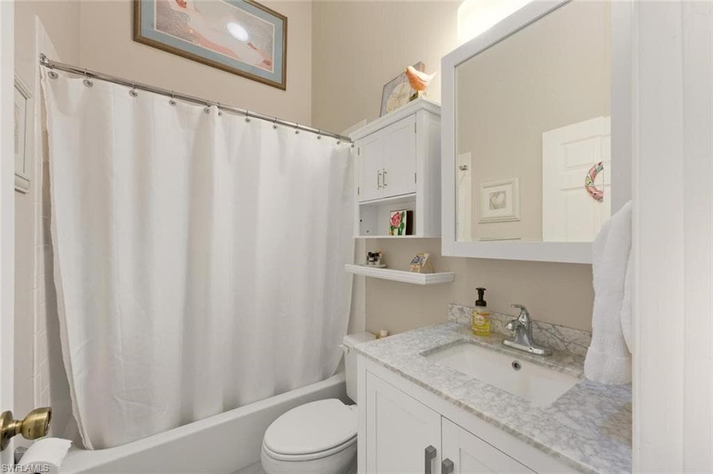 912 Belville Blvd, Naples, FL 34104-23