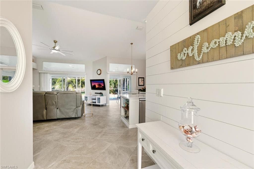 912 Belville Blvd, Naples, FL 34104-2