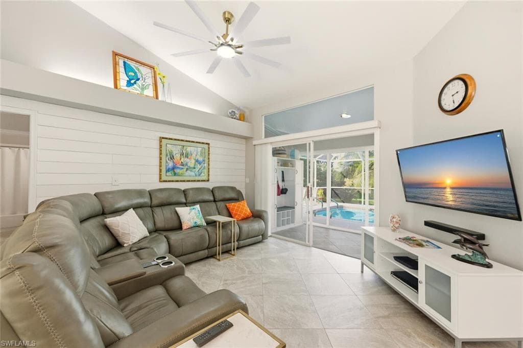 912 Belville Blvd, Naples, FL 34104-4