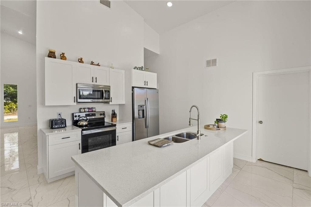 840 Carpenter St E, Lehigh Acres, FL 33974-8