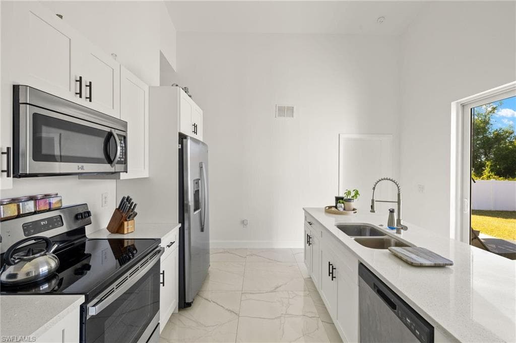 840 Carpenter St E, Lehigh Acres, FL 33974-11