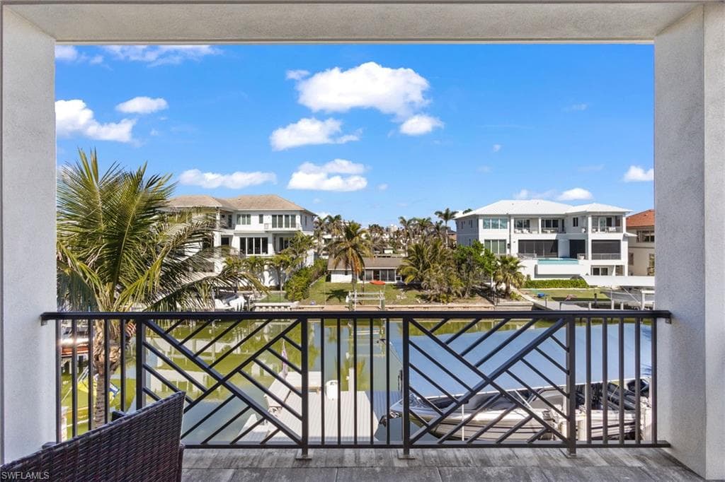 103 Bayview Ave, Naples, FL 34108-8