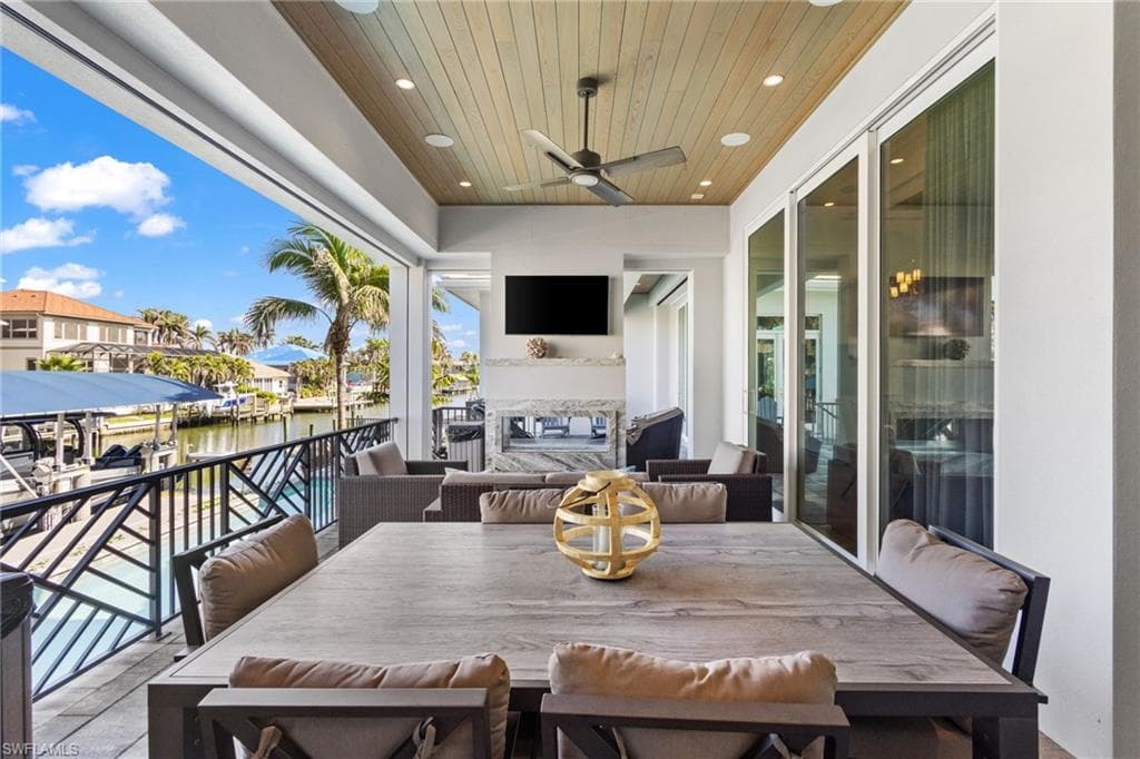 103 Bayview Ave, Naples, FL 34108-14