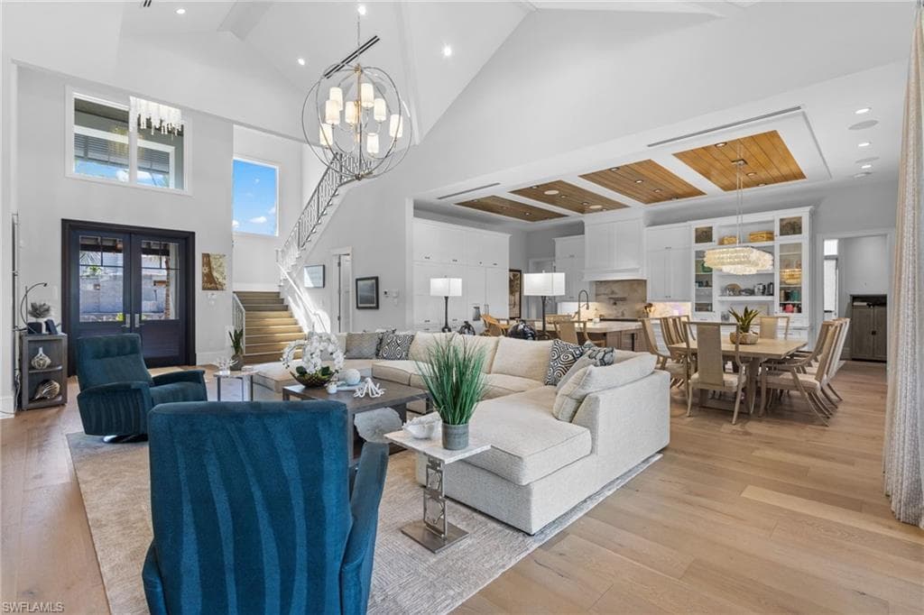 103 Bayview Ave, Naples, FL 34108-18