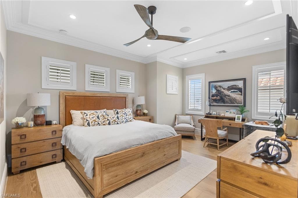 103 Bayview Ave, Naples, FL 34108-4