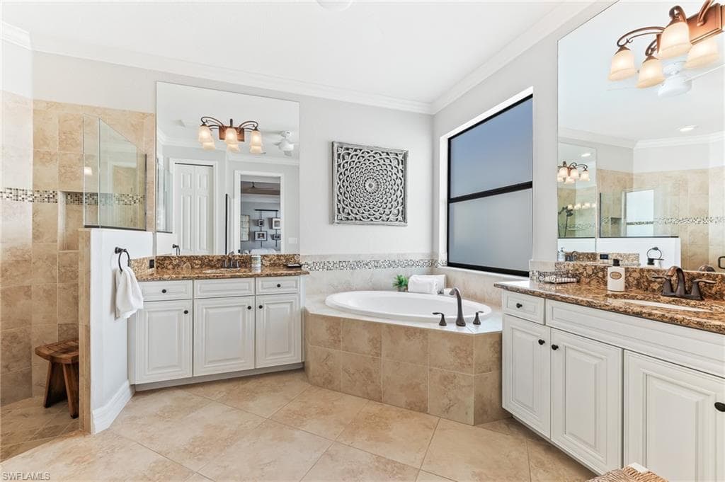 12621 Fenhurst Way, Naples, FL 34120-21