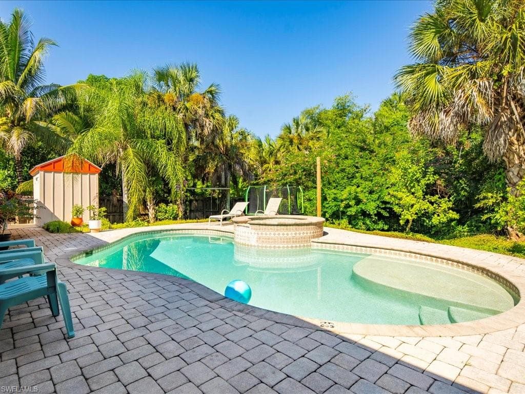 921 16th Ave SW, Naples, FL 34117-16