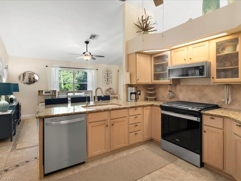 921 16th Ave SW, Naples, FL 34117-5