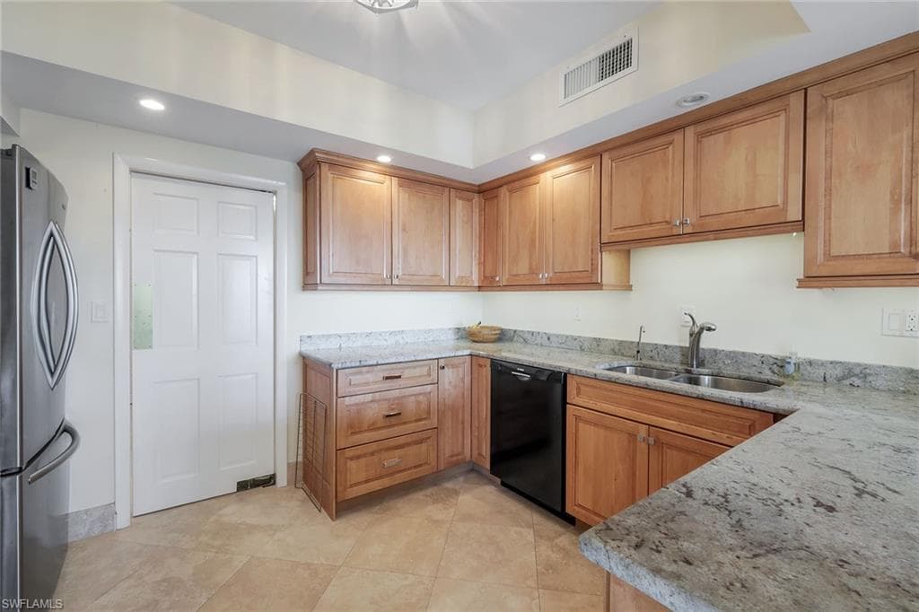 220 Seaview Ct Phc, Marco Island, FL 34145-14