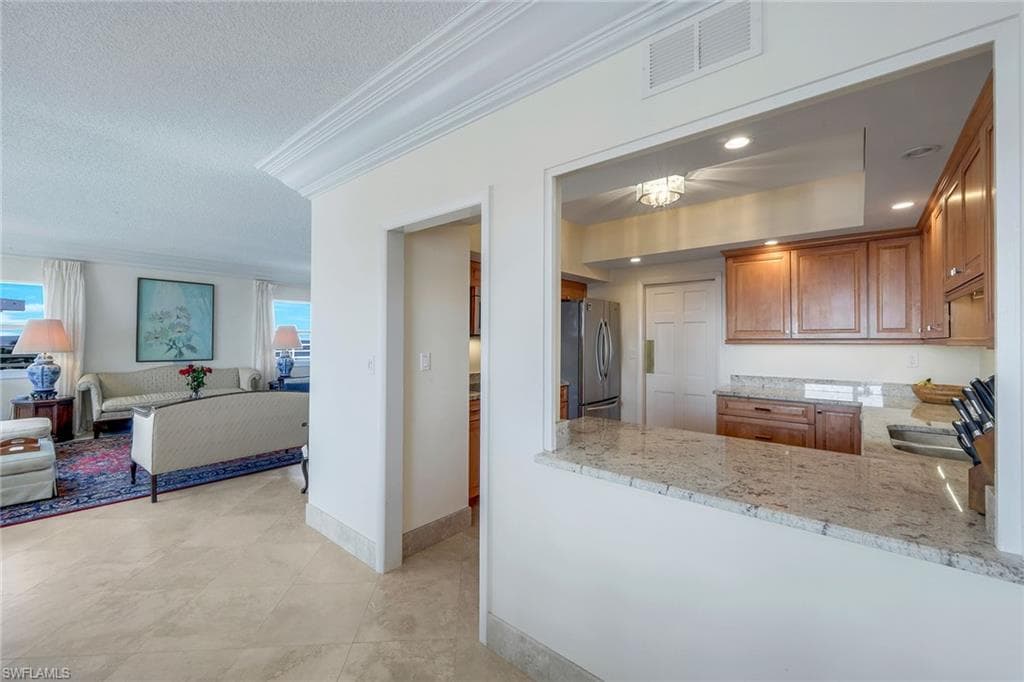 220 Seaview Ct Phc, Marco Island, FL 34145-17