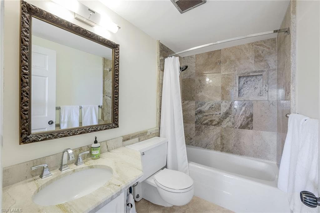 220 Seaview Ct Phc, Marco Island, FL 34145-27