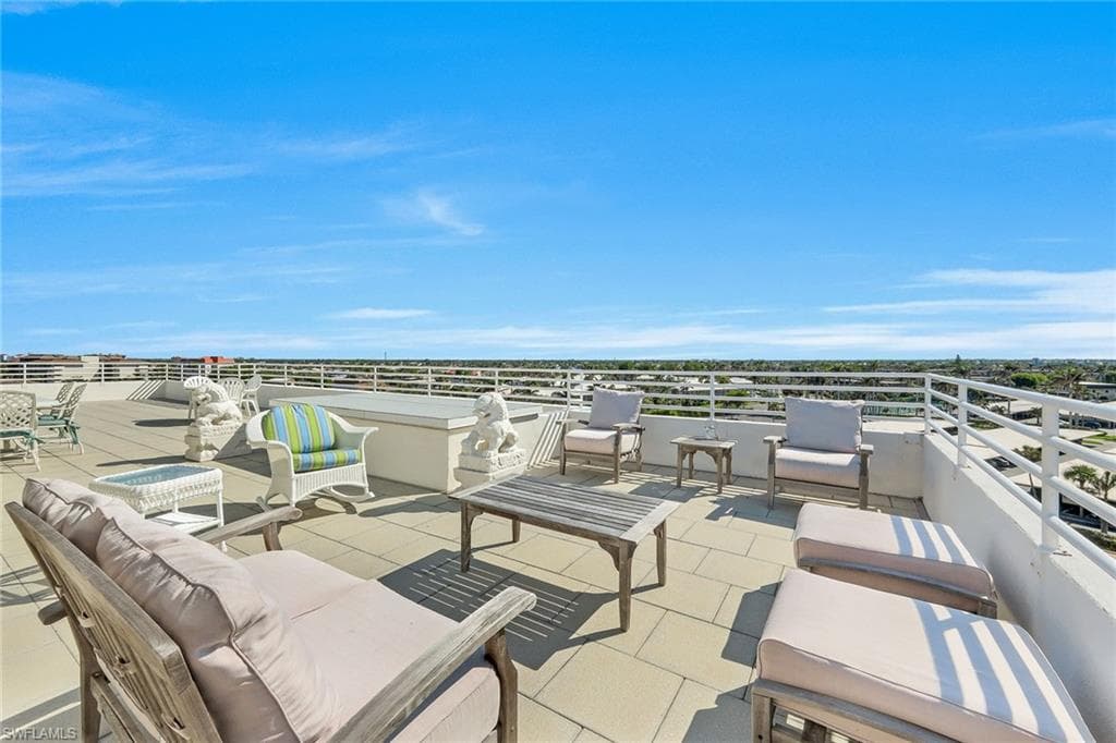 220 Seaview Ct Phc, Marco Island, FL 34145-33