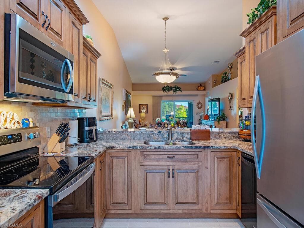 2870 Cypress Trace Cir 1725, Naples, FL 34119-4