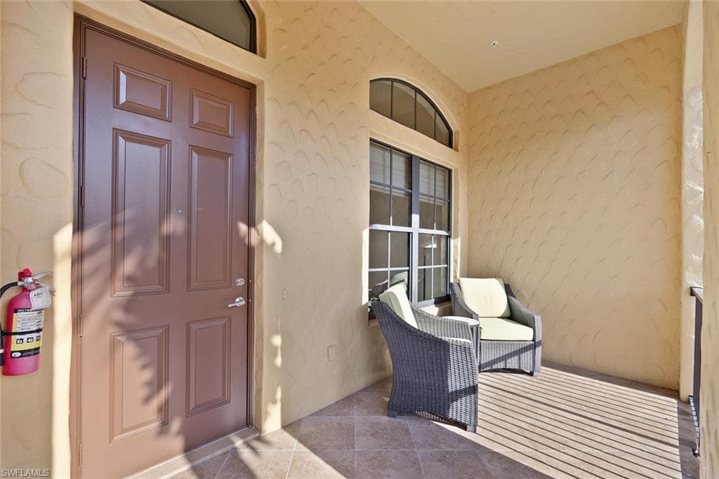 9081 Albion Ln S 6508, Naples, FL 34113-4