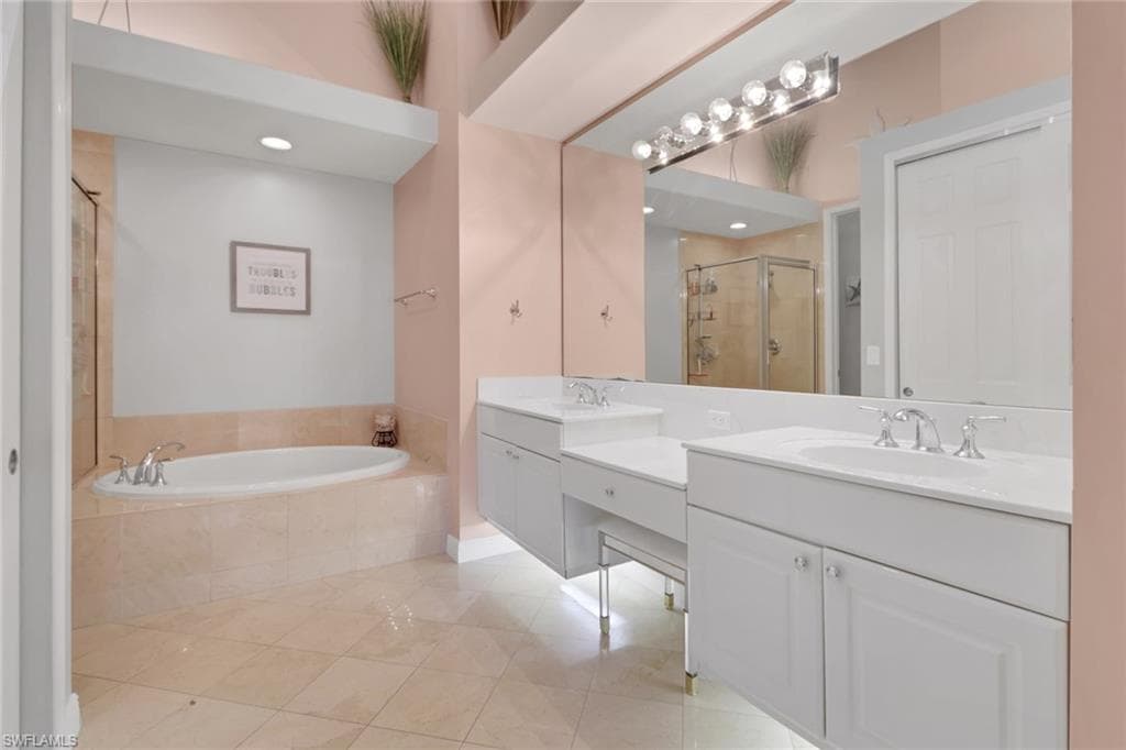 2375 Hidden Lake Dr 4404, Naples, FL 34112-24