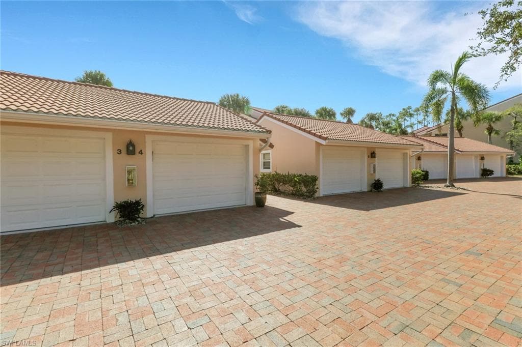 2375 Hidden Lake Dr 4404, Naples, FL 34112-27