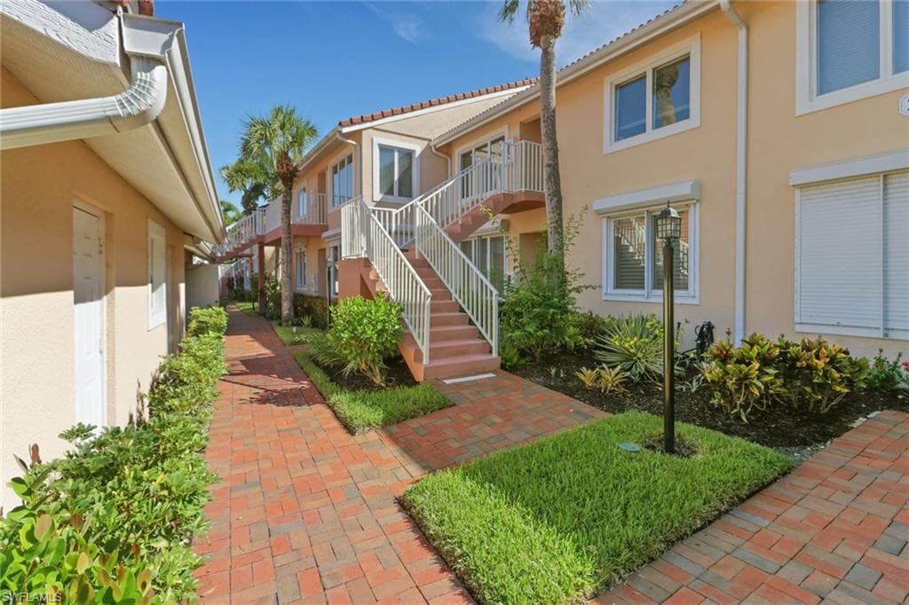 2375 Hidden Lake Dr 4404, Naples, FL 34112-4