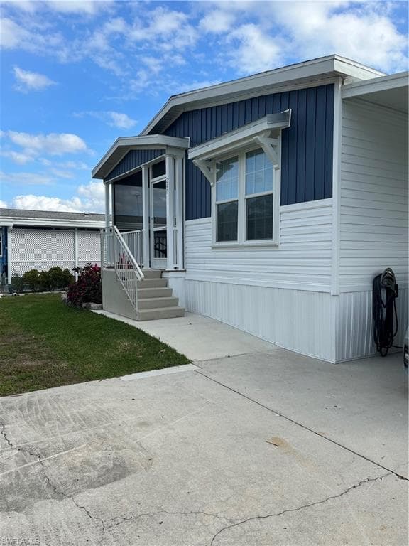 240 Ocean Reef Ln, Naples, FL 34114-1