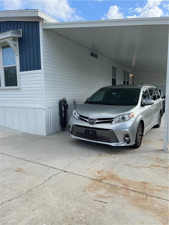 240 Ocean Reef Ln, Naples, FL 34114-2