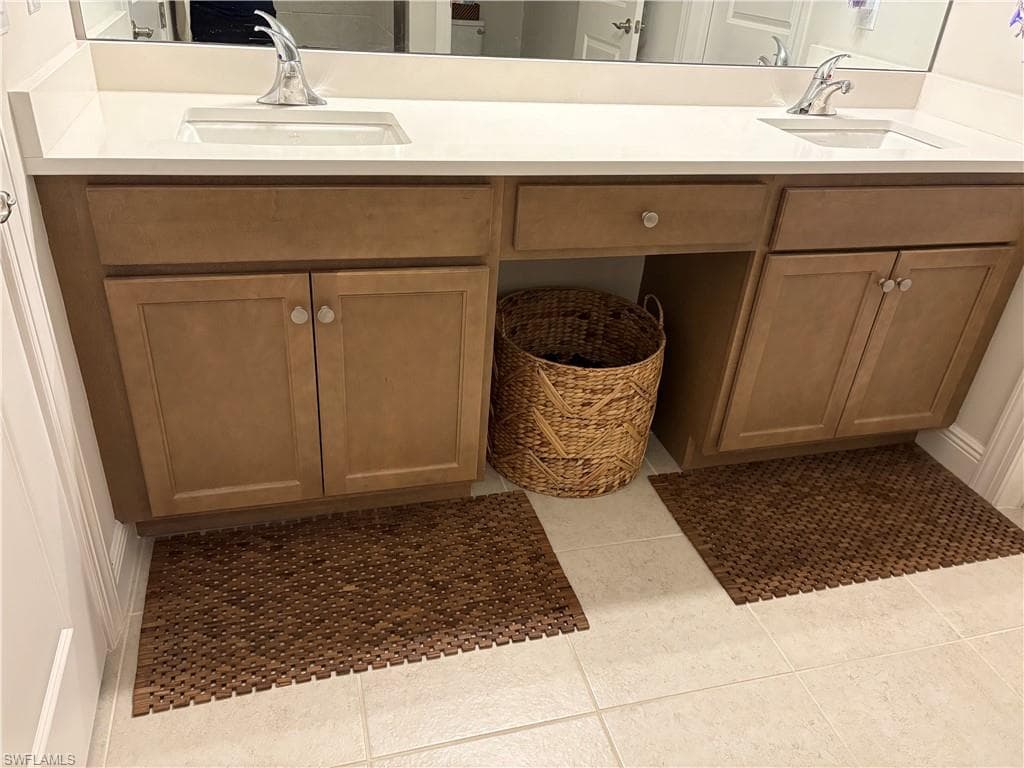 9095 Saint Lucia Dr, Naples, fl 34114-33