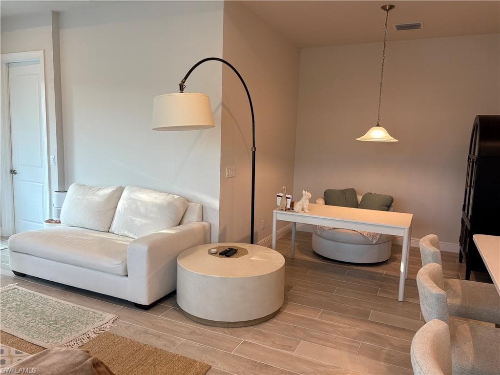 9095 Saint Lucia Dr, Naples, fl 34114-2