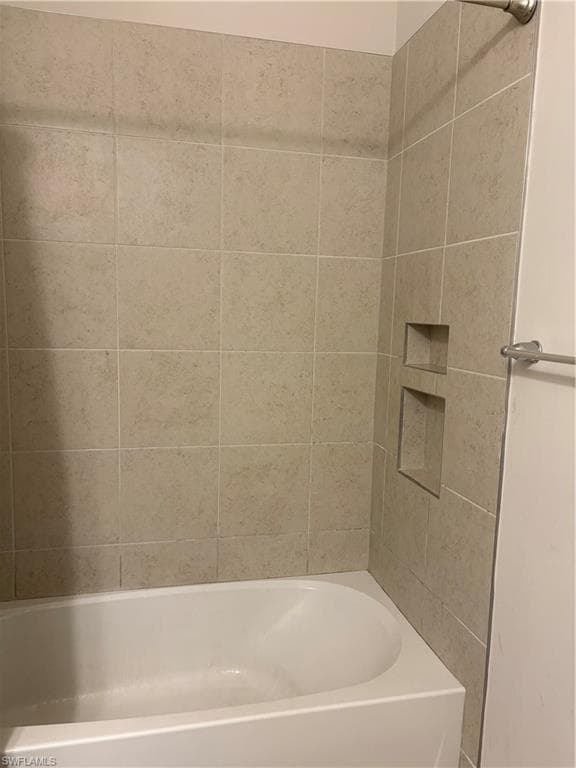 9095 Saint Lucia Dr, Naples, fl 34114-41