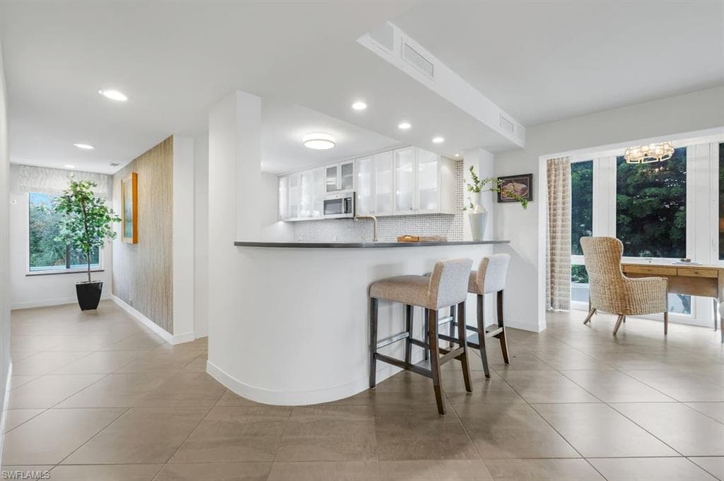 355 Park Shore Dr 1-134, Naples, FL 34103-9