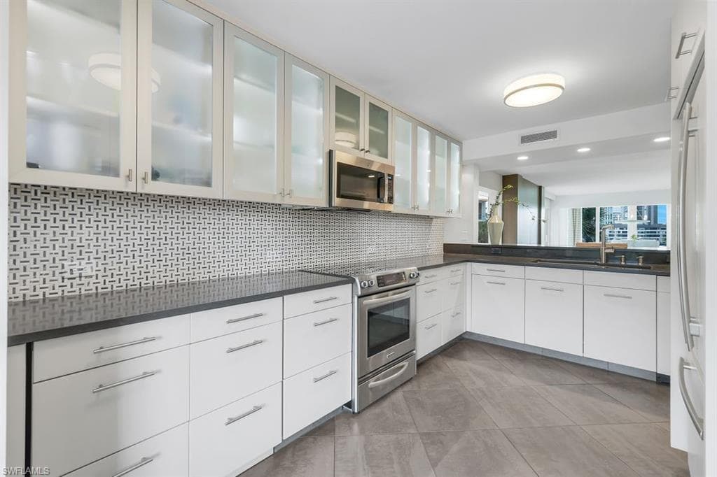 355 Park Shore Dr 1-134, Naples, FL 34103-10