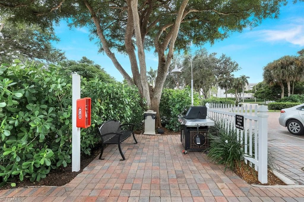 355 Park Shore Dr 1-134, Naples, FL 34103-22