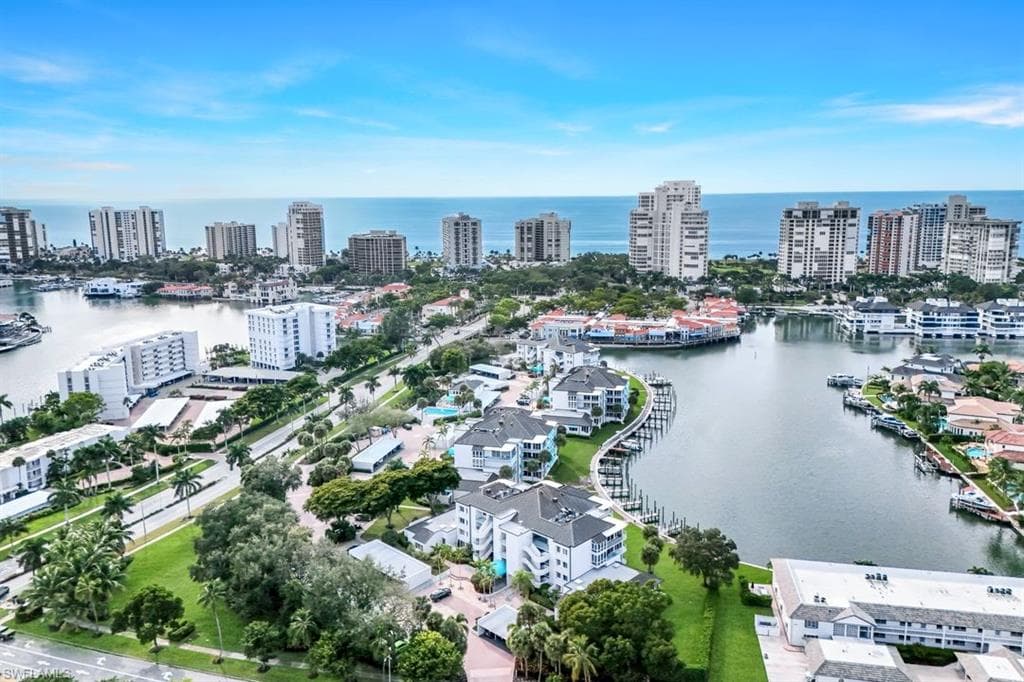 355 Park Shore Dr 1-134, Naples, FL 34103-30