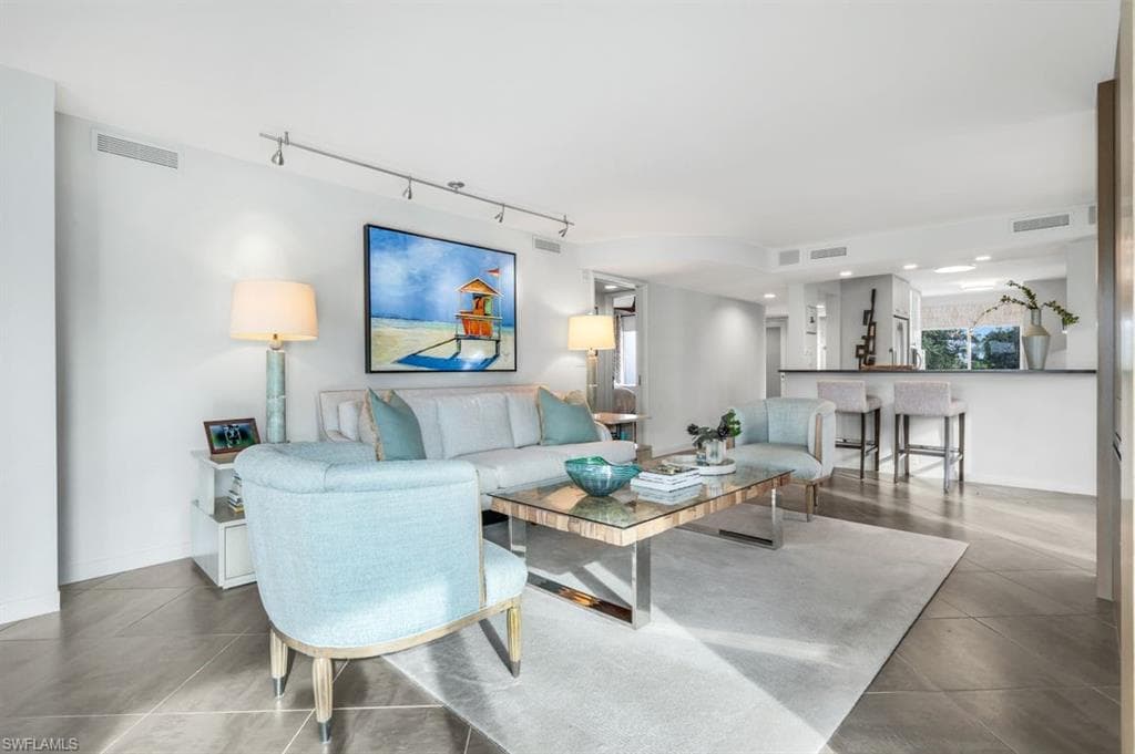 355 Park Shore Dr 1-134, Naples, FL 34103-7