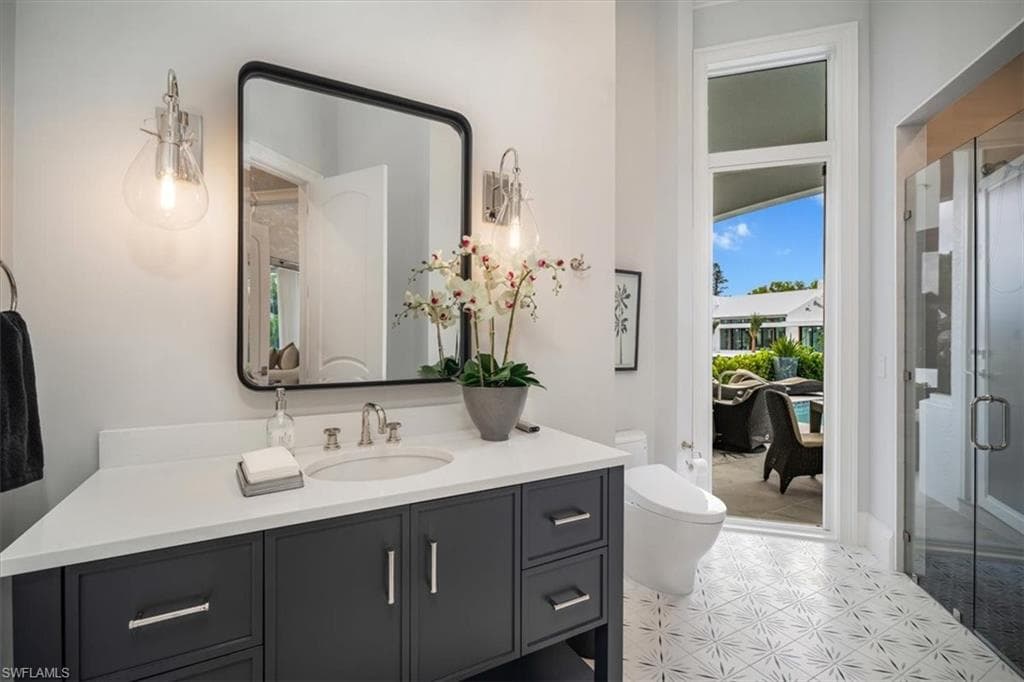 470 17th Ave S, Naples, FL 34102-9