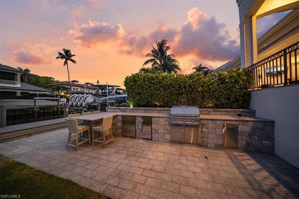 470 17th Ave S, Naples, FL 34102-16