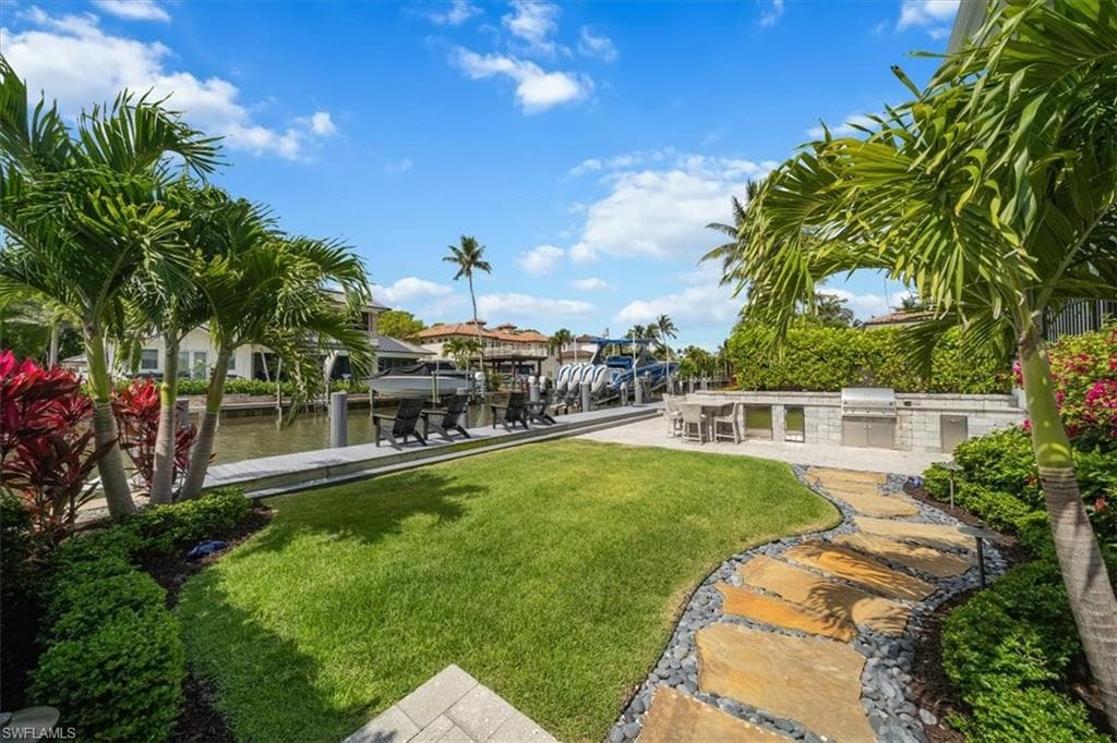 470 17th Ave S, Naples, FL 34102-17