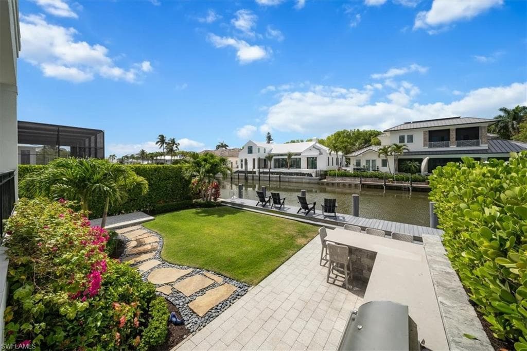 470 17th Ave S, Naples, FL 34102-19