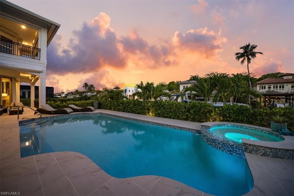 470 17th Ave S, Naples, FL 34102-20