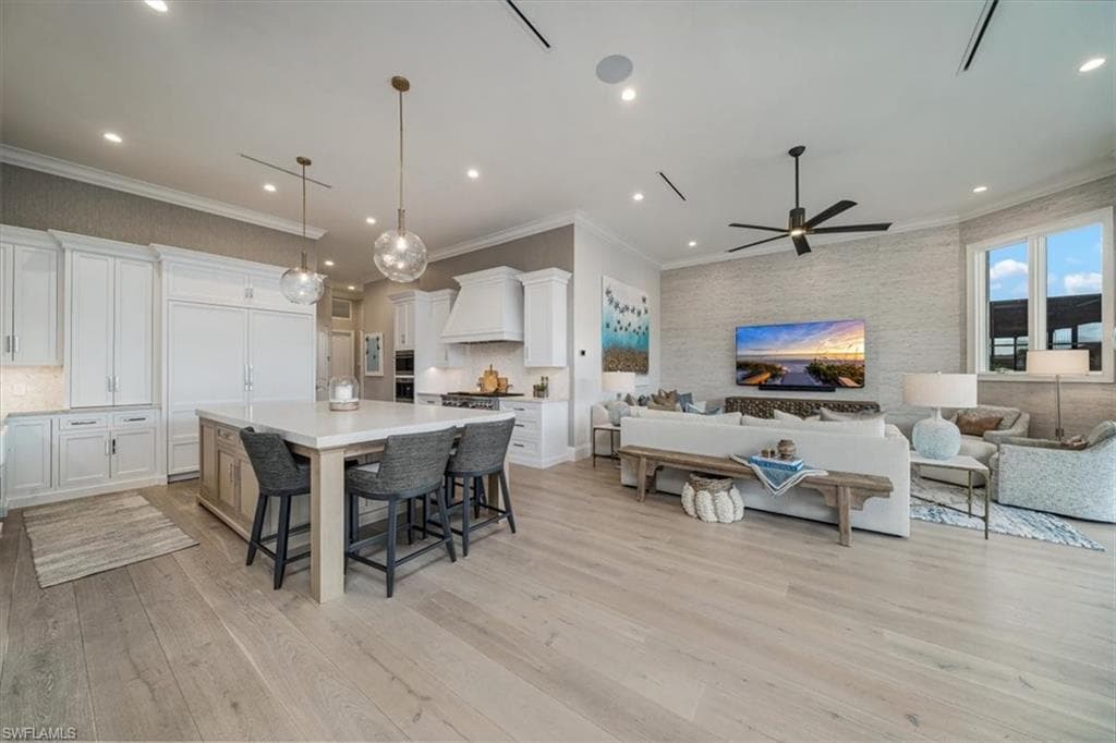 470 17th Ave S, Naples, FL 34102-3