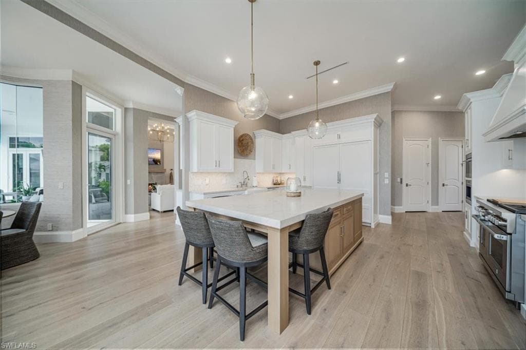 470 17th Ave S, Naples, FL 34102-6