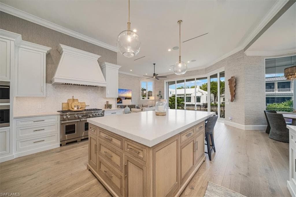 470 17th Ave S, Naples, FL 34102-7