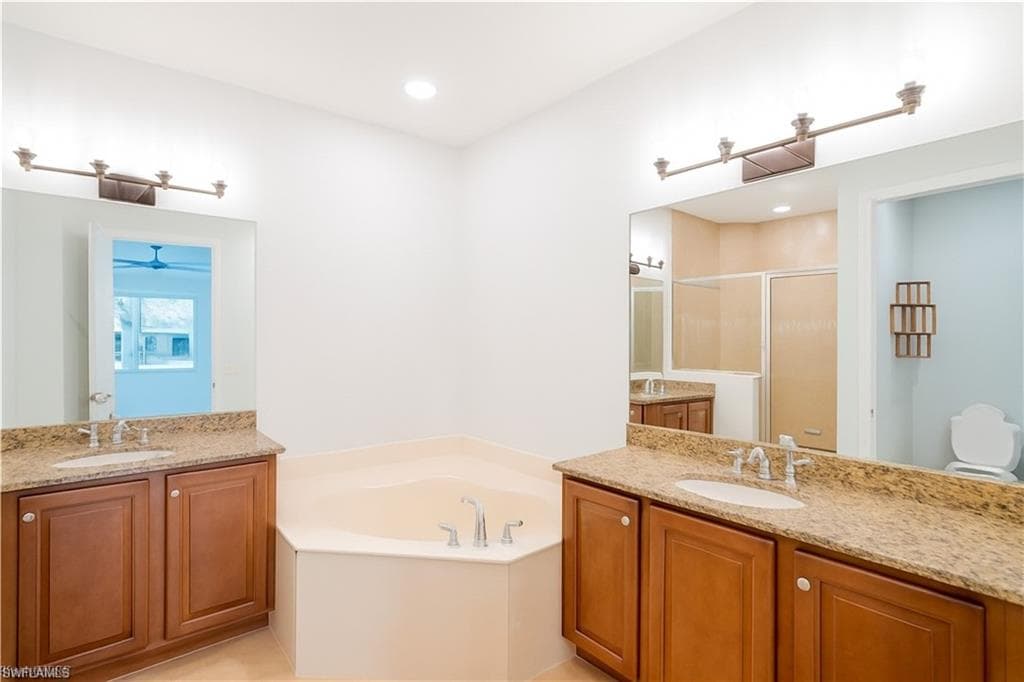 6533 Monterey Pt 204, Naples, FL 34105-19